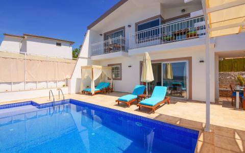 Villa Boli, havuzlu, jakuzili, korunaklı - villapaketi